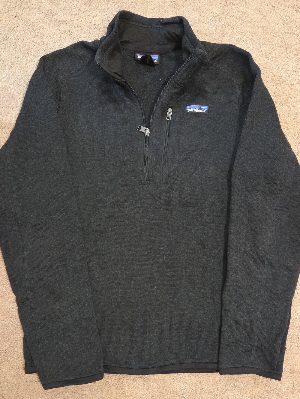 Patagonia Men’s Charcoal Half-Zip Fleece Pullover